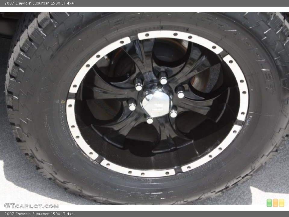 2007 Chevrolet Suburban Custom Wheel and Tire Photo #69045715