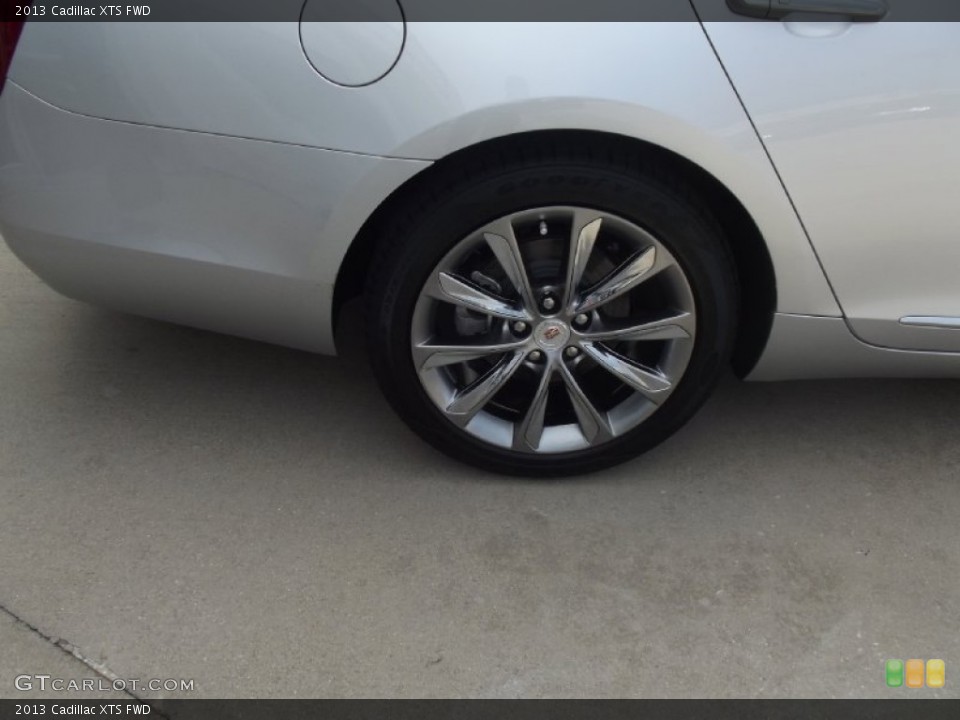 2013 Cadillac XTS FWD Wheel and Tire Photo #69062846