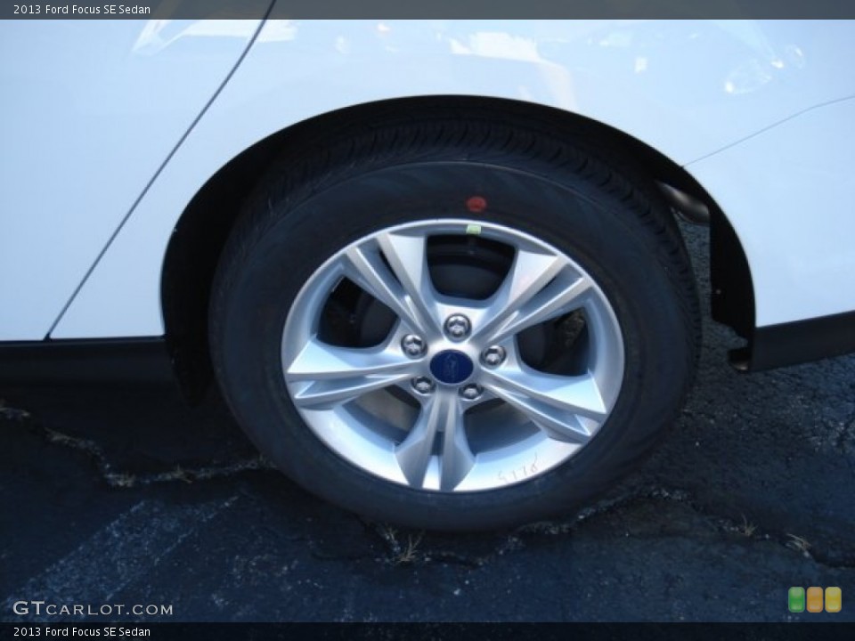 2013 Ford Focus SE Sedan Wheel and Tire Photo #69147197