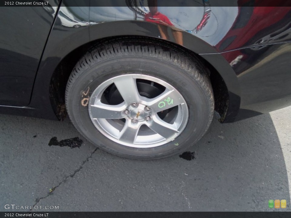 2012 Chevrolet Cruze LT Wheel and Tire Photo #69231336