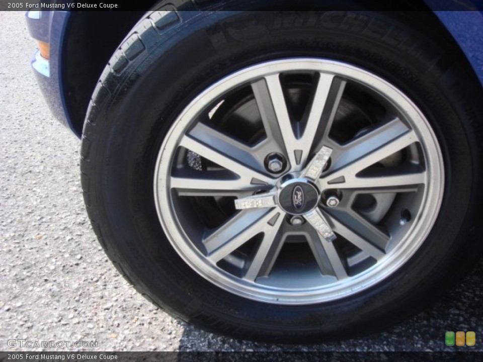 2005 Ford Mustang V6 Deluxe Coupe Wheel and Tire Photo #69278124