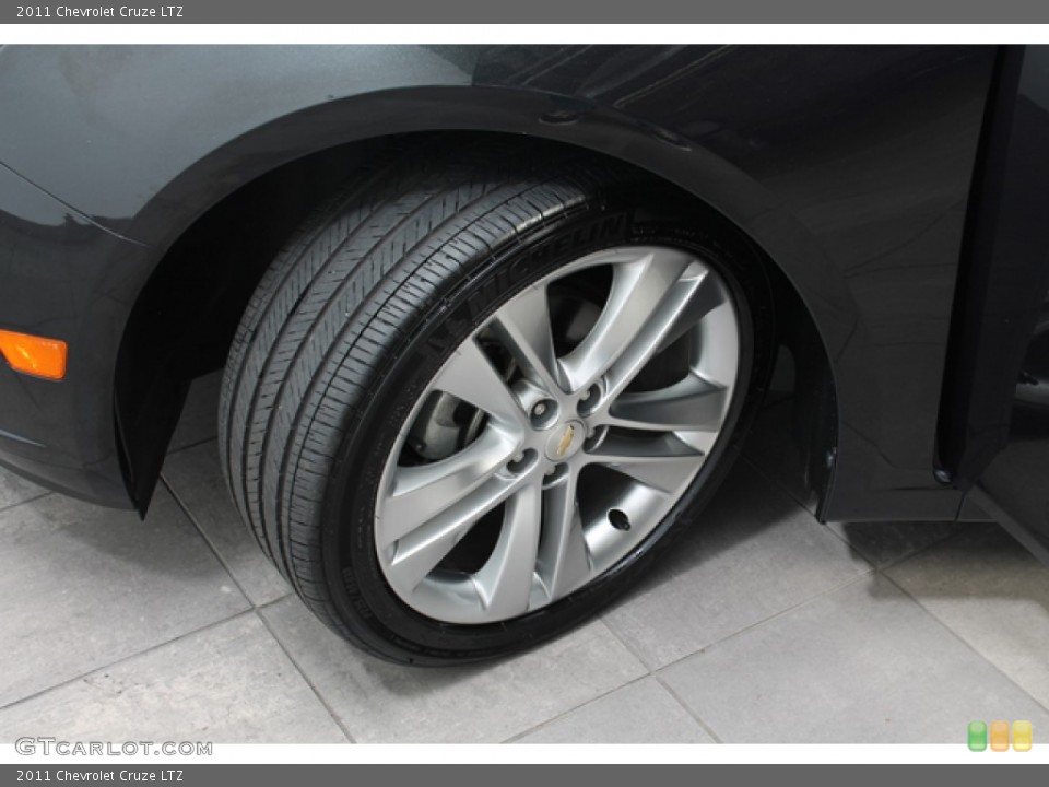 2011 Chevrolet Cruze LTZ Wheel and Tire Photo #69293397