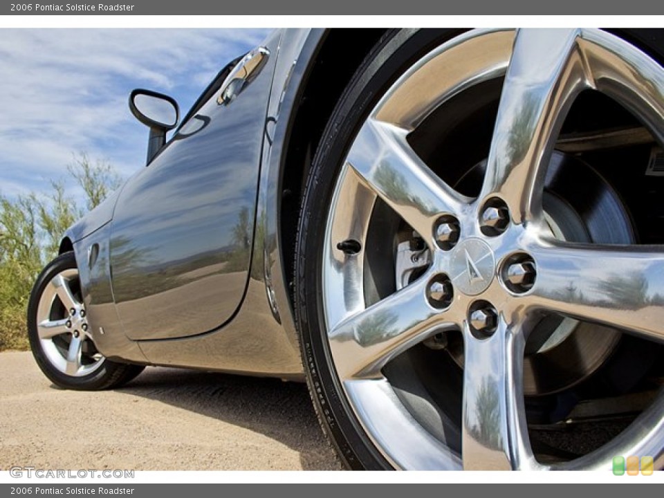 2006 Pontiac Solstice Roadster Wheel and Tire Photo #69325617