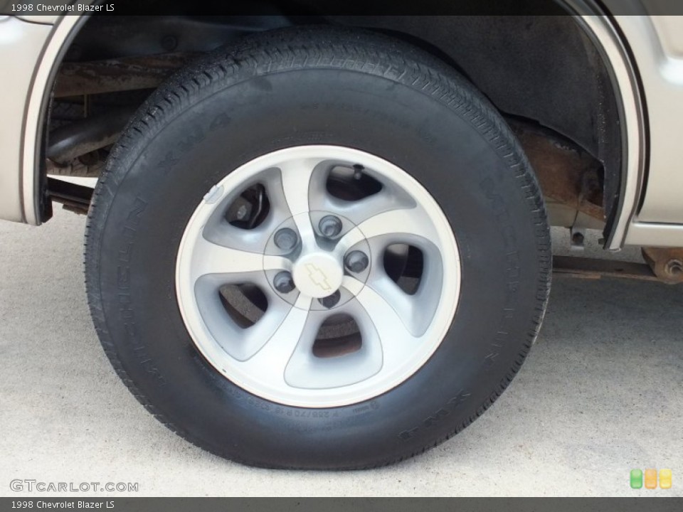 1998 Chevrolet Blazer LS Wheel and Tire Photo #69357442