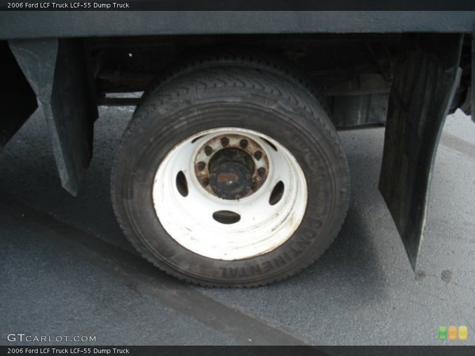 2006 Ford LCF Truck Wheels and Tires