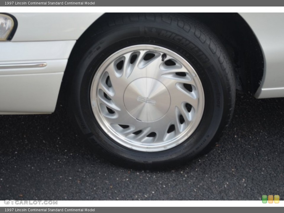 1997 Lincoln Continental  Wheel and Tire Photo #69518380