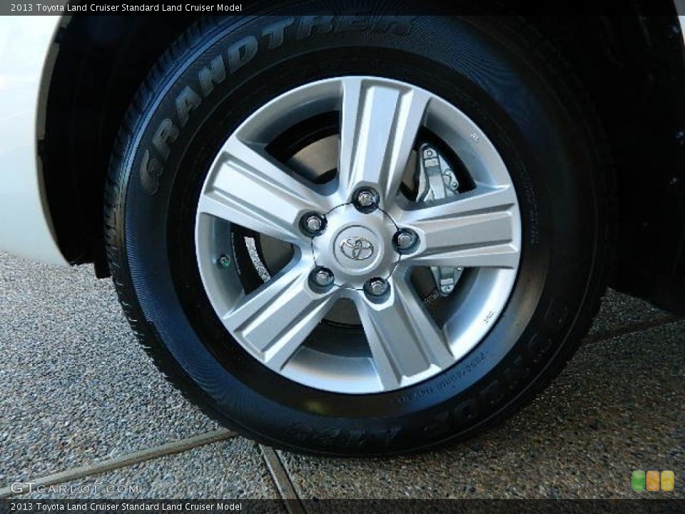 2013 Toyota Land Cruiser  Wheel and Tire Photo #69639283