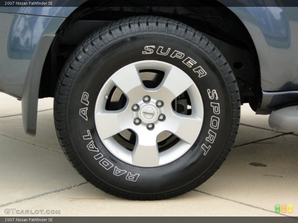 2007 Nissan Pathfinder SE Wheel and Tire Photo #69647239