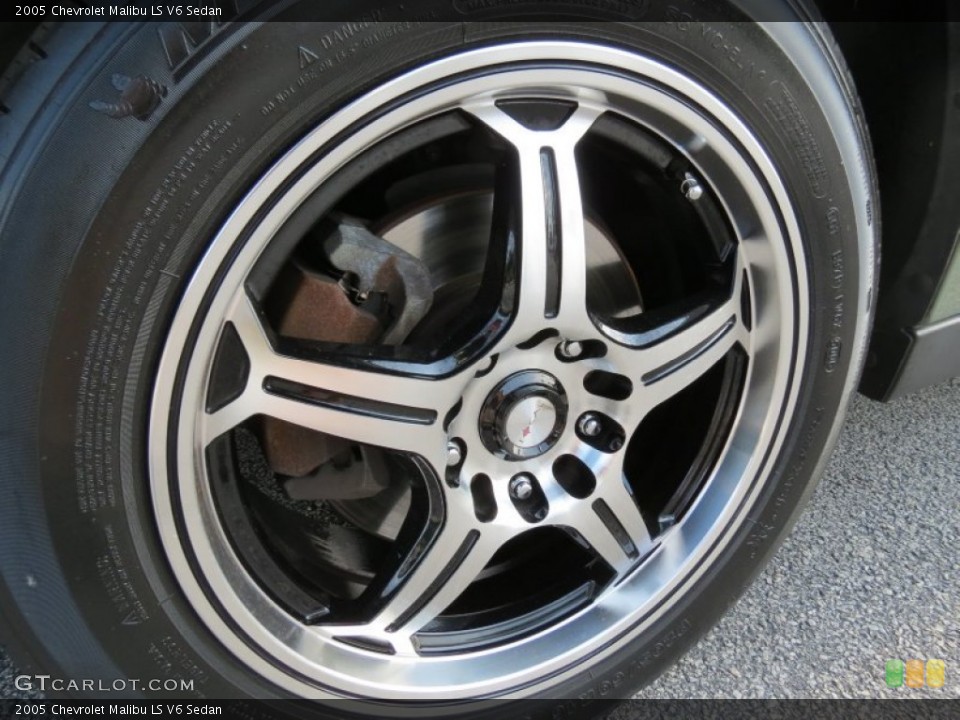 2005 Chevrolet Malibu Custom Wheel and Tire Photo #69689169