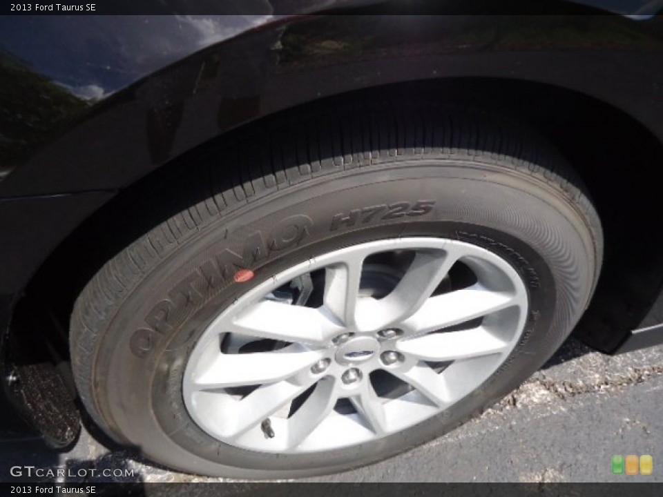 2013 Ford Taurus SE Wheel and Tire Photo #69738955