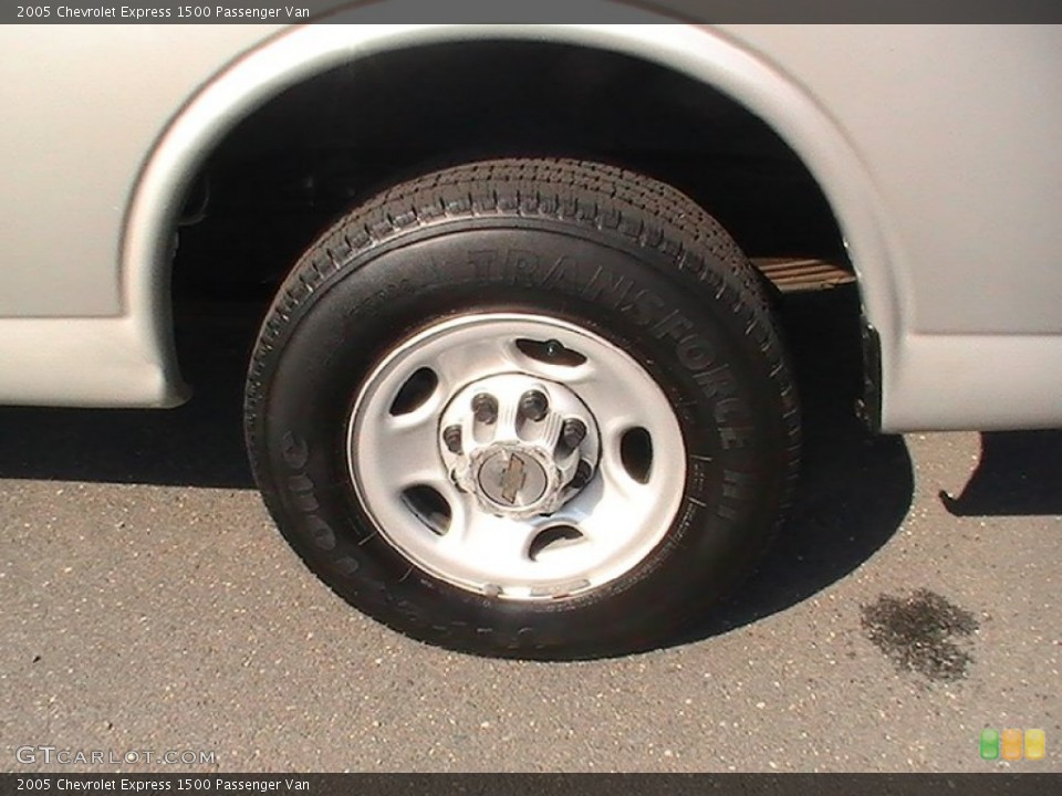 2005 Chevrolet Express 1500 Passenger Van Wheel and Tire Photo #69820096