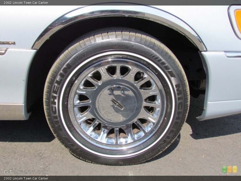 2002 Lincoln Town Car Cartier Wheel and Tire Photo #69843504