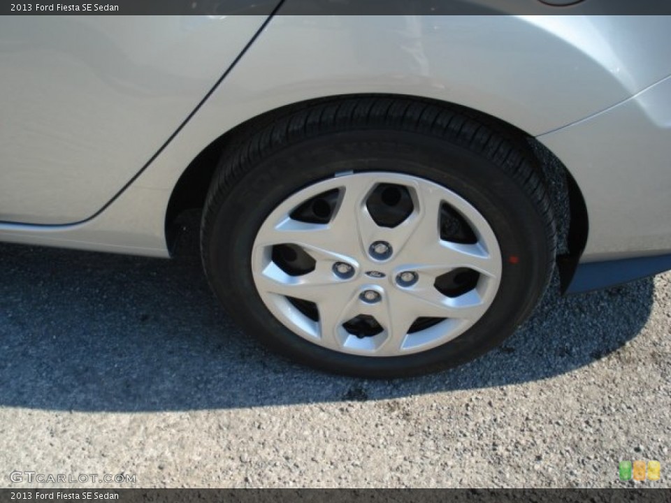 2013 Ford Fiesta SE Sedan Wheel and Tire Photo #69867430