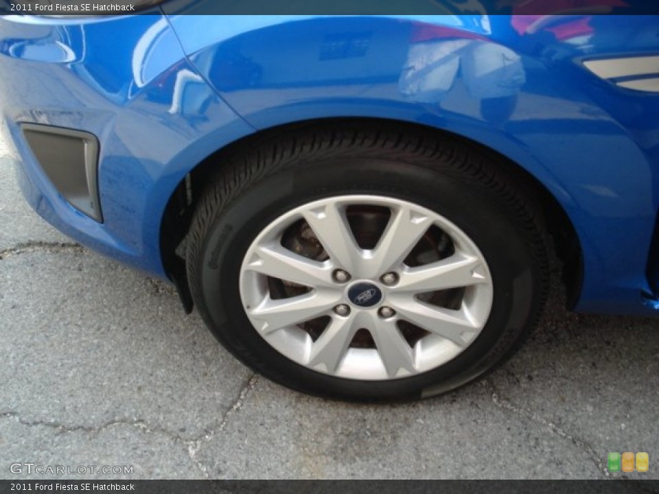 2011 Ford Fiesta SE Hatchback Wheel and Tire Photo #69963931