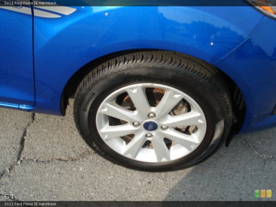 2011 Ford Fiesta SE Hatchback Wheel and Tire Photo #69963958