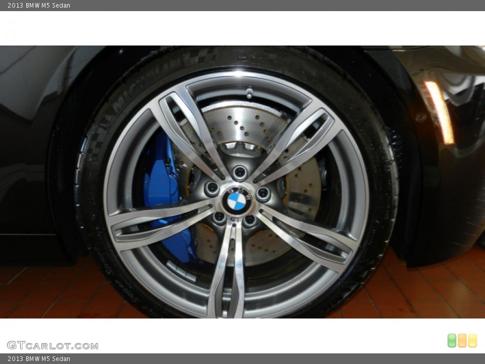 2013 BMW M5 Sedan Wheel and Tire Photo #69971842