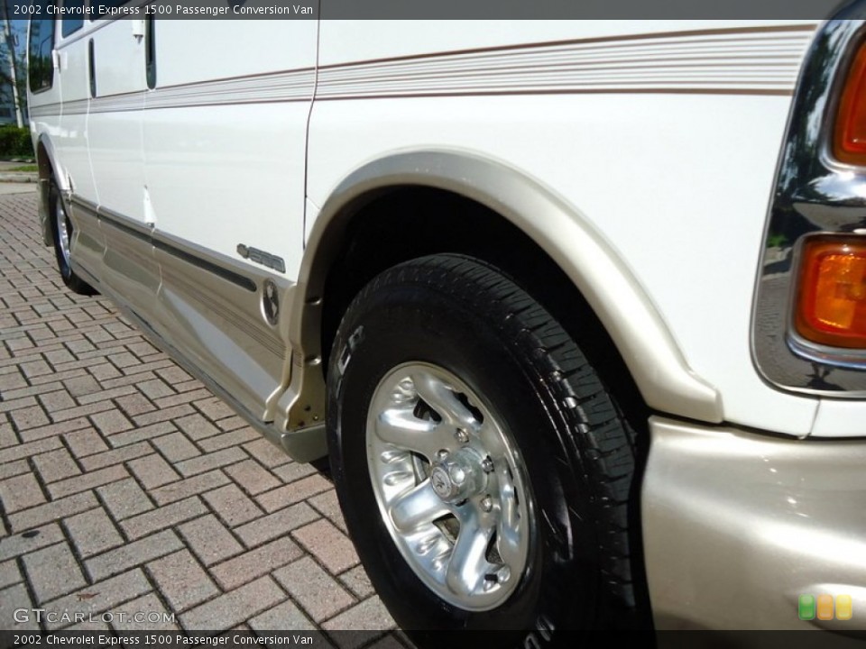 2002 Chevrolet Express 1500 Passenger Conversion Van Wheel and Tire Photo #69991045