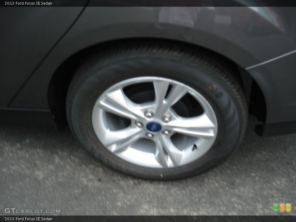 2013 Ford Focus SE Sedan Wheel and Tire Photo #69995483