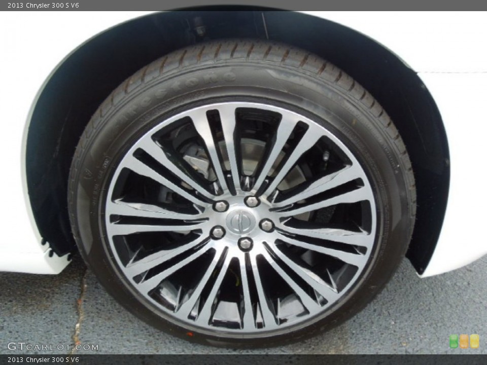 2013 Chrysler 300 S V6 Wheel and Tire Photo #70076414