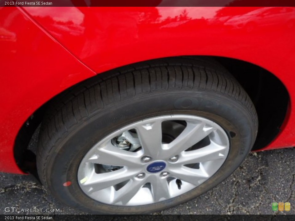 2013 Ford Fiesta SE Sedan Wheel and Tire Photo #70096750