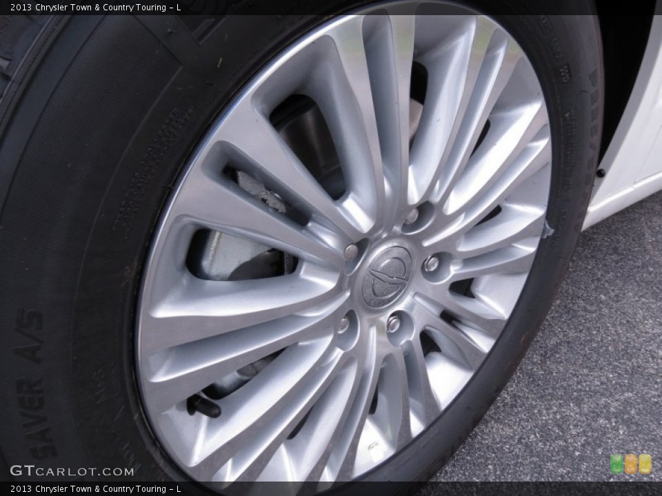 2013 Chrysler Town & Country Touring - L Wheel and Tire Photo #70187225
