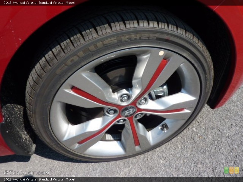 2013 Hyundai Veloster  Wheel and Tire Photo #70236982