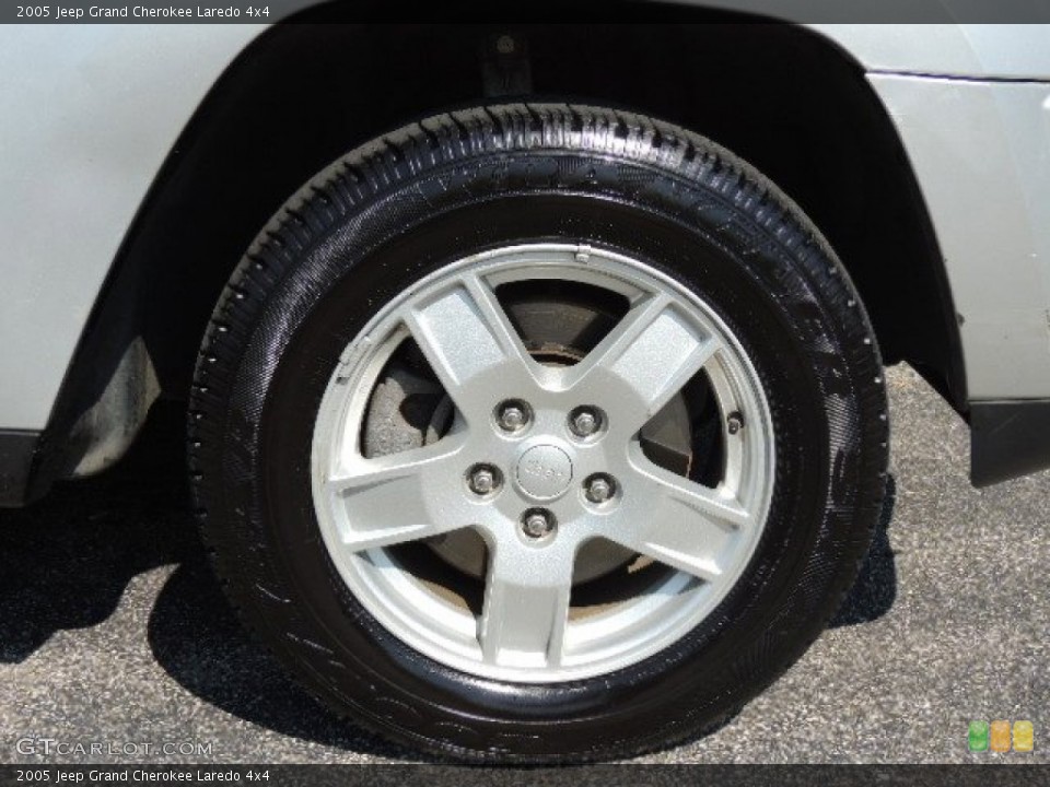 2005 Jeep Grand Cherokee Laredo 4x4 Wheel and Tire Photo #70241953