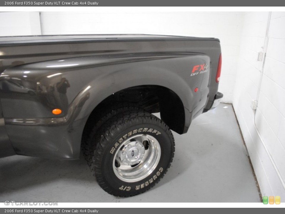 2006 Ford F350 Super Duty XLT Crew Cab 4x4 Dually Wheel and Tire Photo #70270852