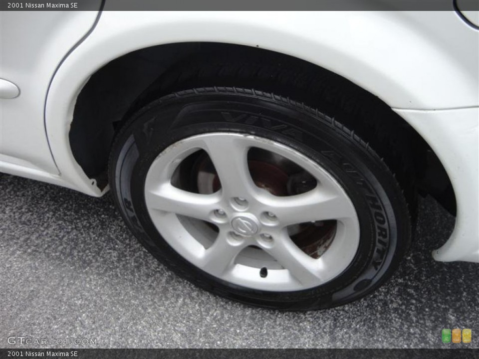 2001 Nissan Maxima SE Wheel and Tire Photo #70329540