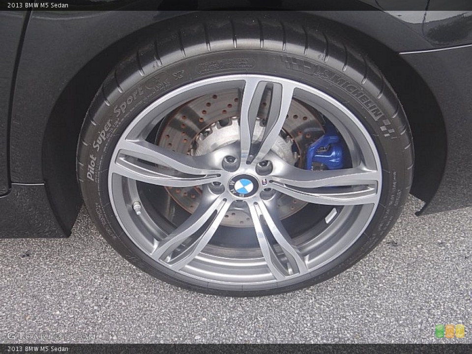 2013 BMW M5 Sedan Wheel and Tire Photo #70332939