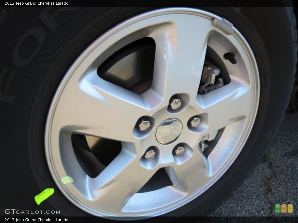 2013 Jeep Grand Cherokee Laredo Wheel and Tire Photo #70350951