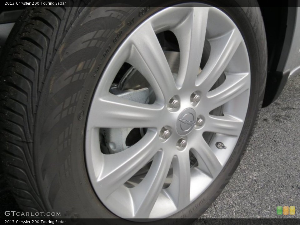 2013 Chrysler 200 Touring Sedan Wheel and Tire Photo #70354077