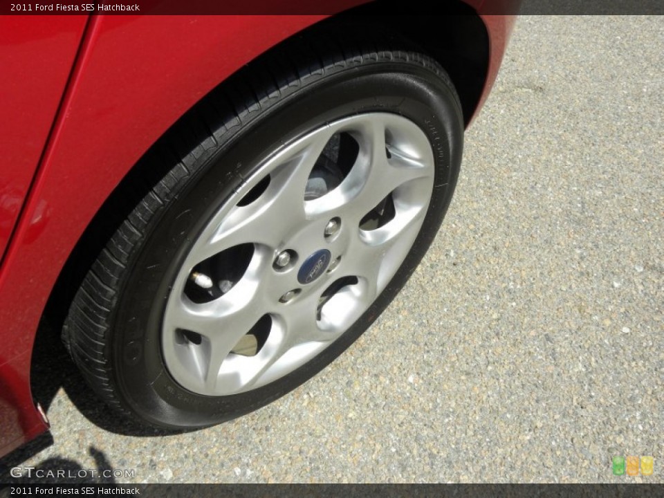 2011 Ford Fiesta SES Hatchback Wheel and Tire Photo #70389519