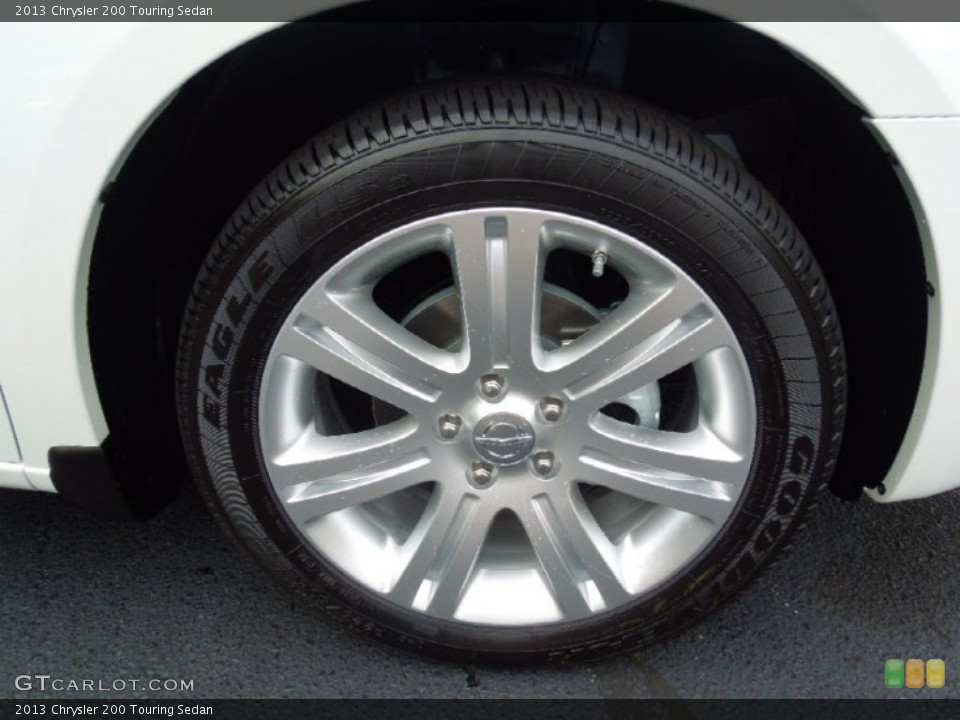 2013 Chrysler 200 Touring Sedan Wheel and Tire Photo #70401018