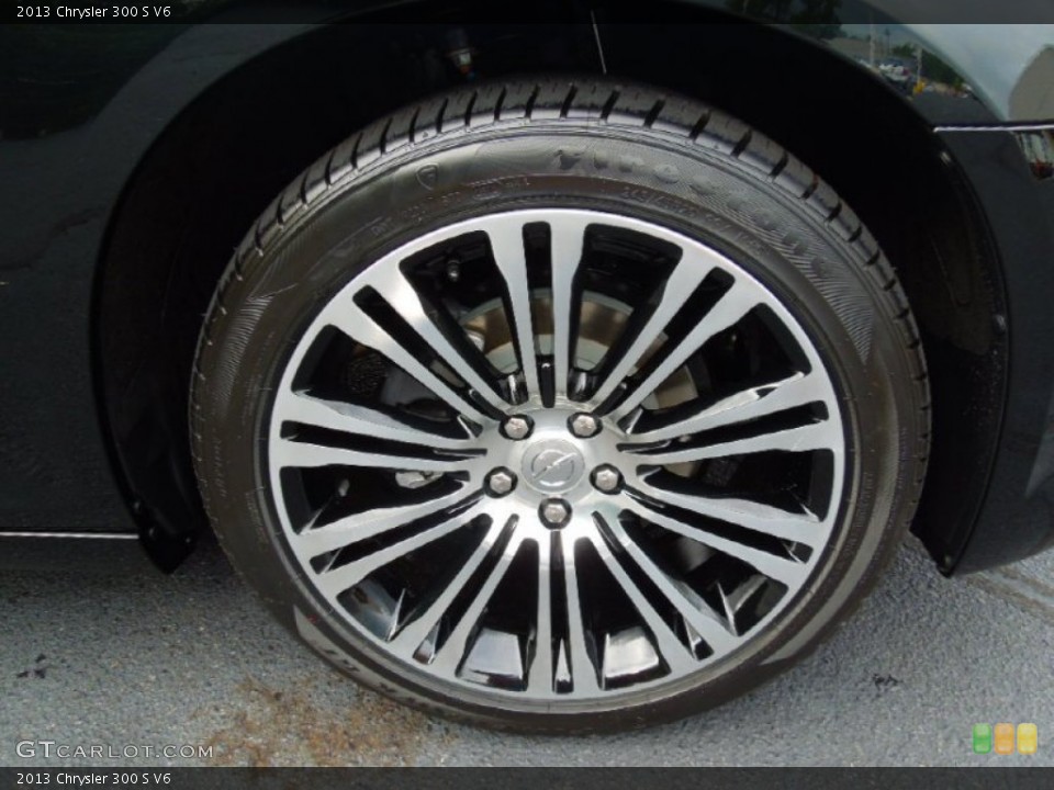 2013 Chrysler 300 S V6 Wheel and Tire Photo #70402641