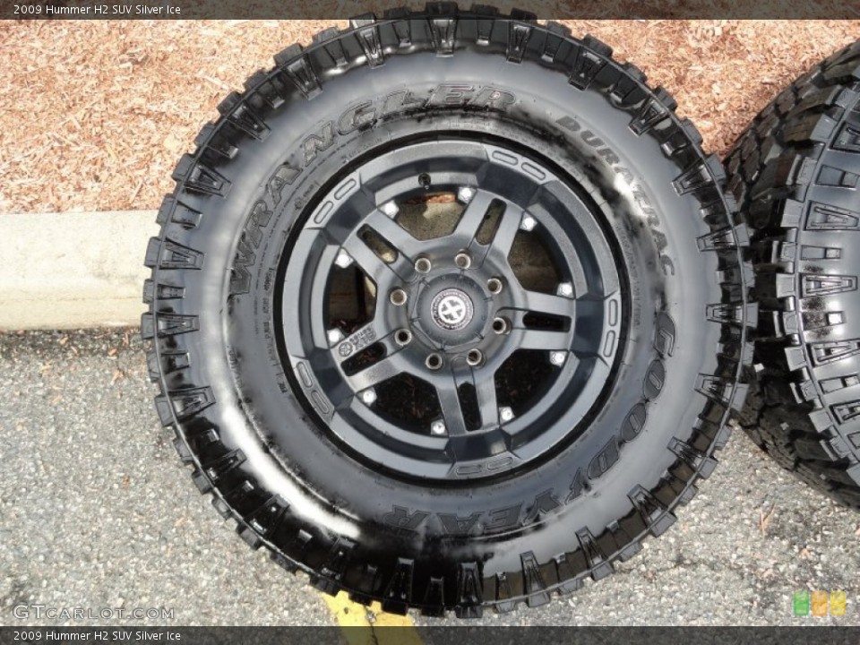 2009 Hummer H2 Custom Wheel and Tire Photo #70467712