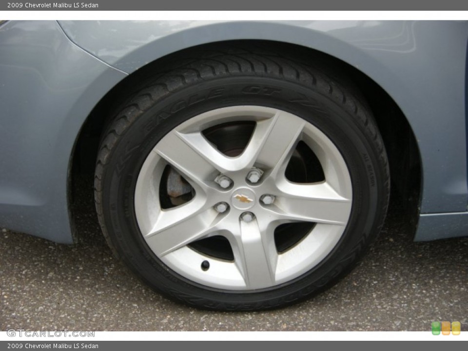 2009 Chevrolet Malibu LS Sedan Wheel and Tire Photo #70517121