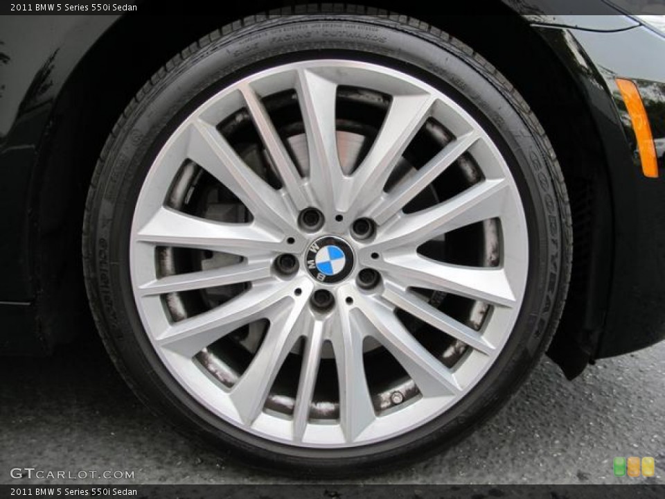 2011 BMW 5 Series 550i Sedan Wheel and Tire Photo #70555264