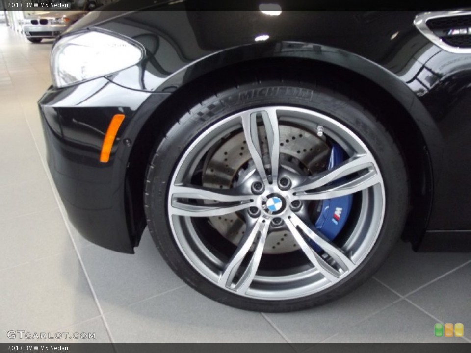 2013 BMW M5 Sedan Wheel and Tire Photo #70581186