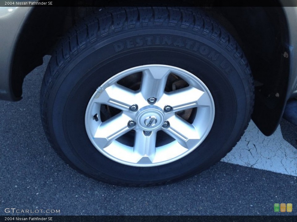 2004 Nissan Pathfinder SE Wheel and Tire Photo #70595742