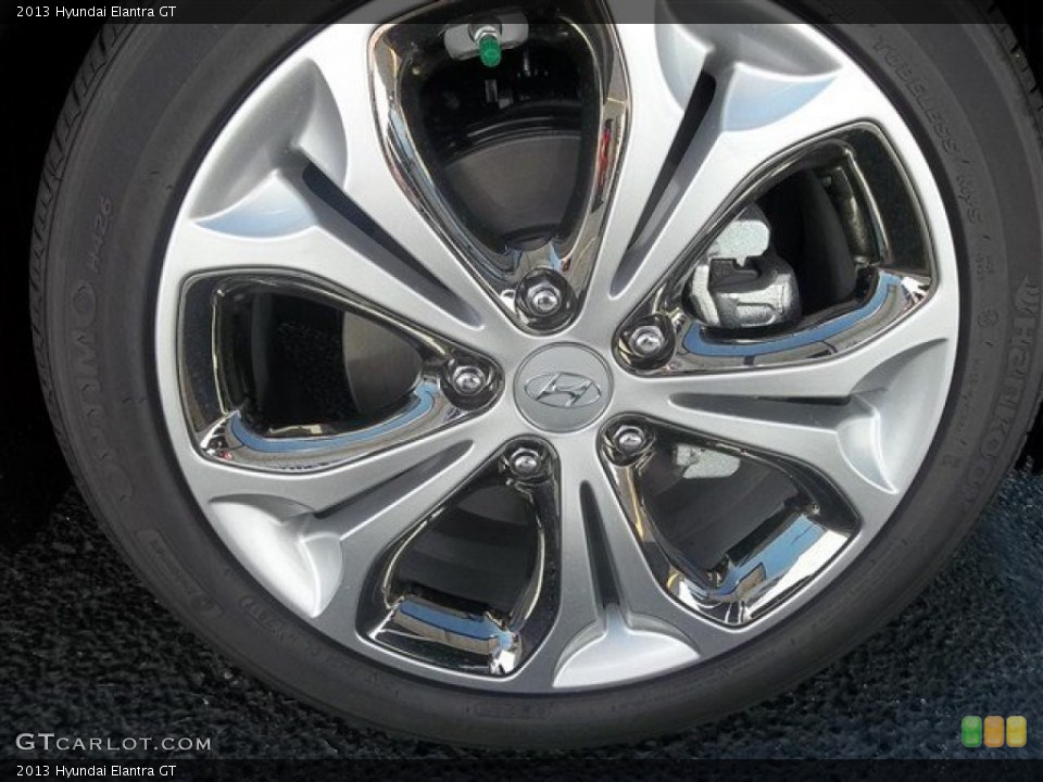 2013 Hyundai Elantra GT Wheel and Tire Photo #70707161