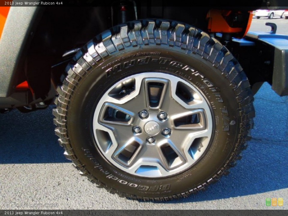 2013 Jeep Wrangler Rubicon 4x4 Wheel and Tire Photo #70755002