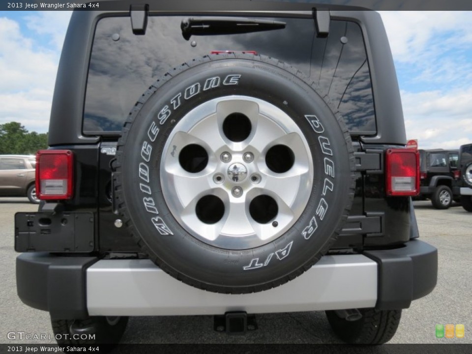 2013 Jeep Wrangler Sahara 4x4 Wheel and Tire Photo #70758806