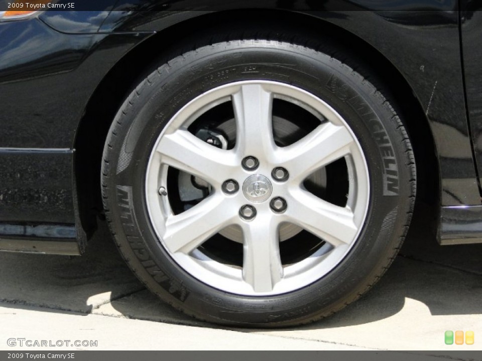 2009 Toyota Camry SE Wheel and Tire Photo #70822359