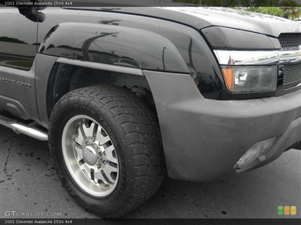 2003 Chevrolet Avalanche 2500 4x4 Wheel and Tire Photo #70869964