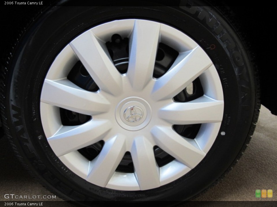 2006 Toyota Camry LE Wheel and Tire Photo #70913623