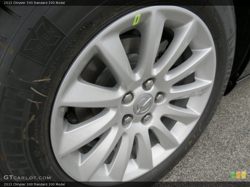 2013 Chrysler 300  Wheel and Tire Photo #70959841