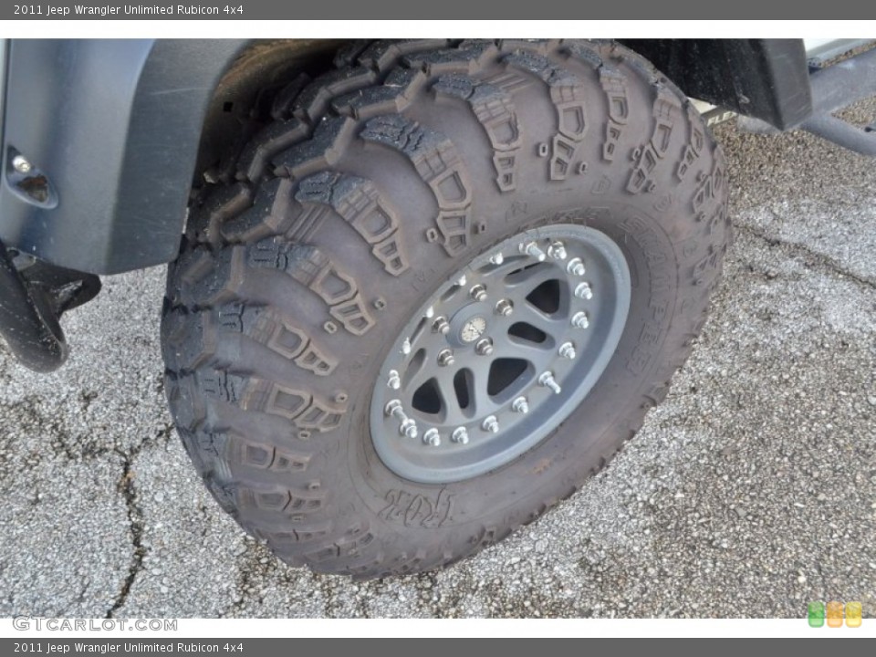 2011 Jeep Wrangler Unlimited Rubicon 4x4 Wheel and Tire Photo #71000395