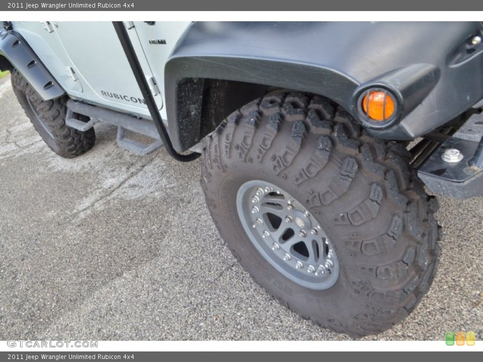 2011 Jeep Wrangler Unlimited Rubicon 4x4 Wheel and Tire Photo #71000431