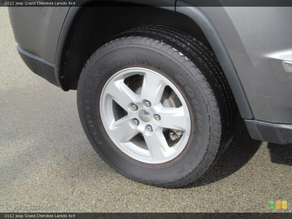2012 Jeep Grand Cherokee Laredo 4x4 Wheel and Tire Photo #71003995